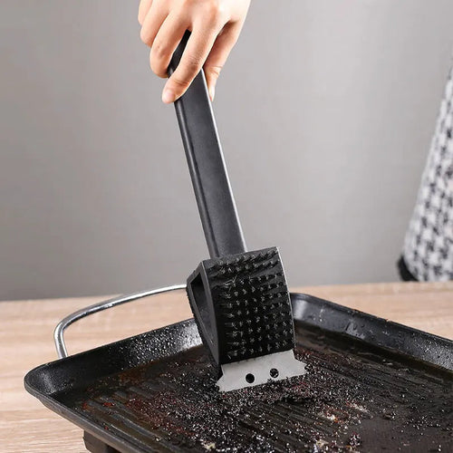 3 in 1 Barbecue Grill Brush with Scraper and Sponge - alternate angle