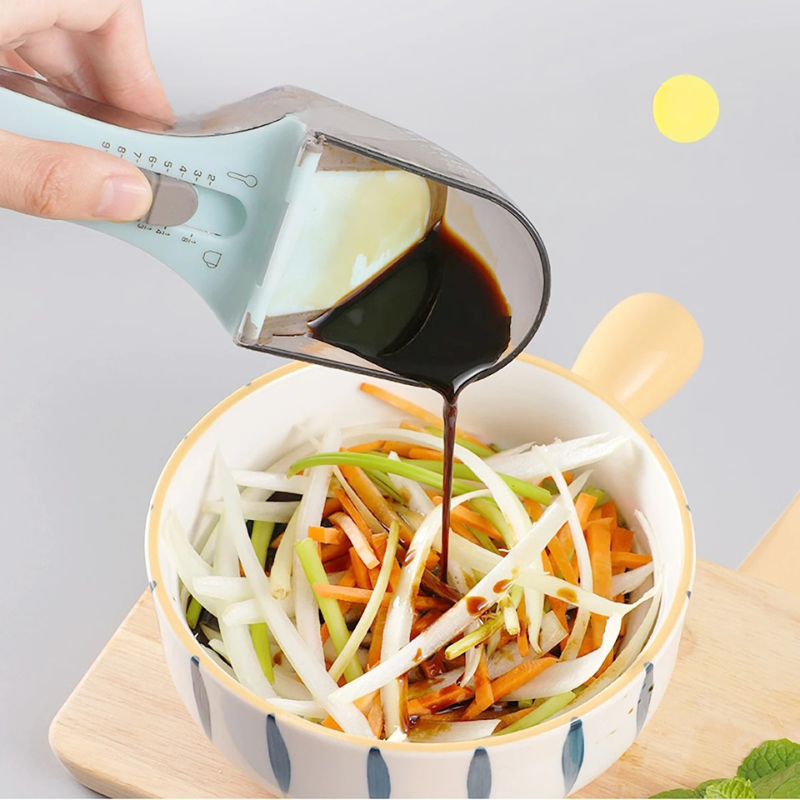 2Pcs Adjustable Measuring Cup And Measuring Spoon - in use