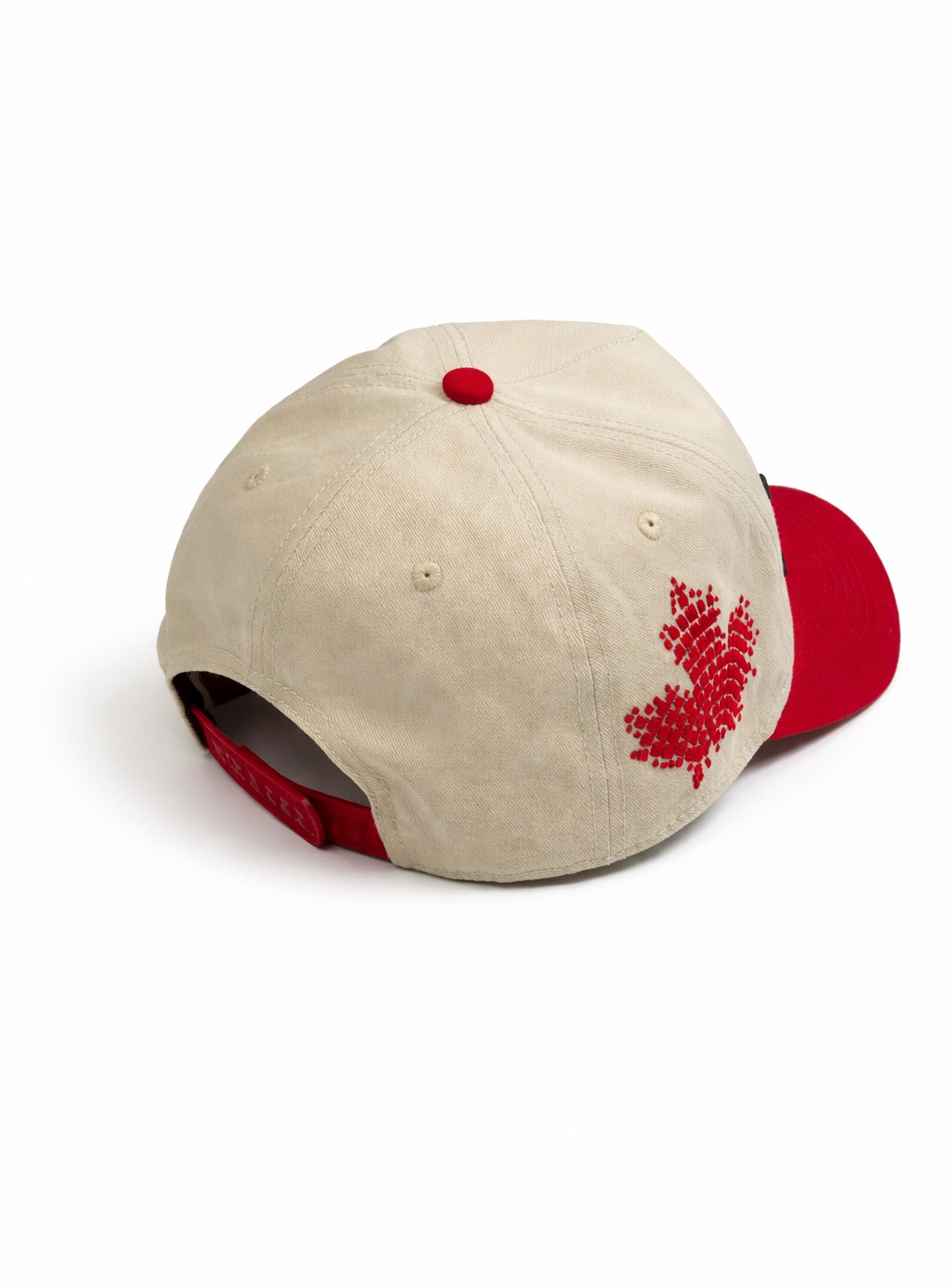 Canada Hitch Cap Adult || Casquette Hitch Canada Adulte - in use