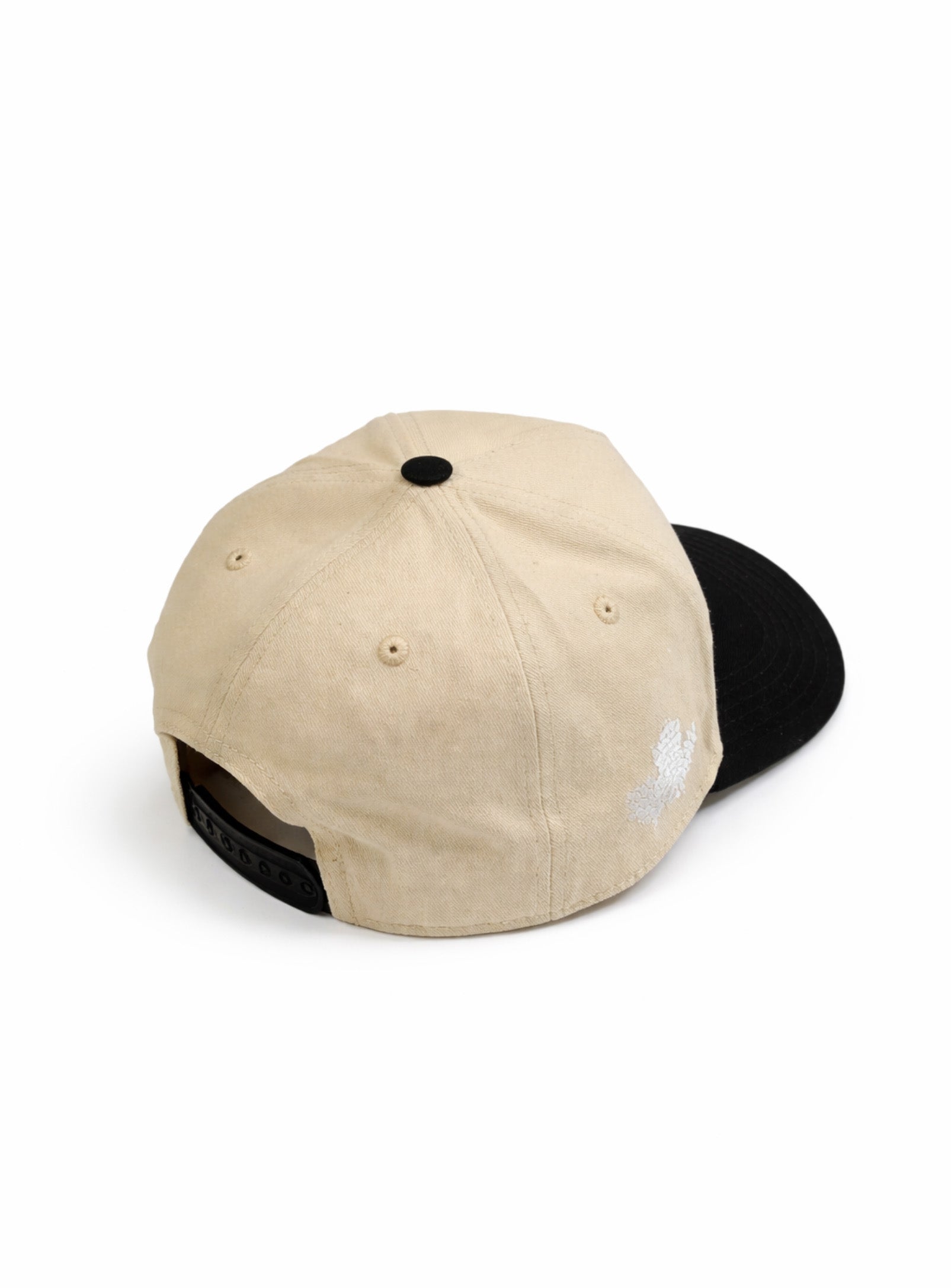 Canada Hitch Cap Adult || Casquette Hitch Canada Adulte - in use