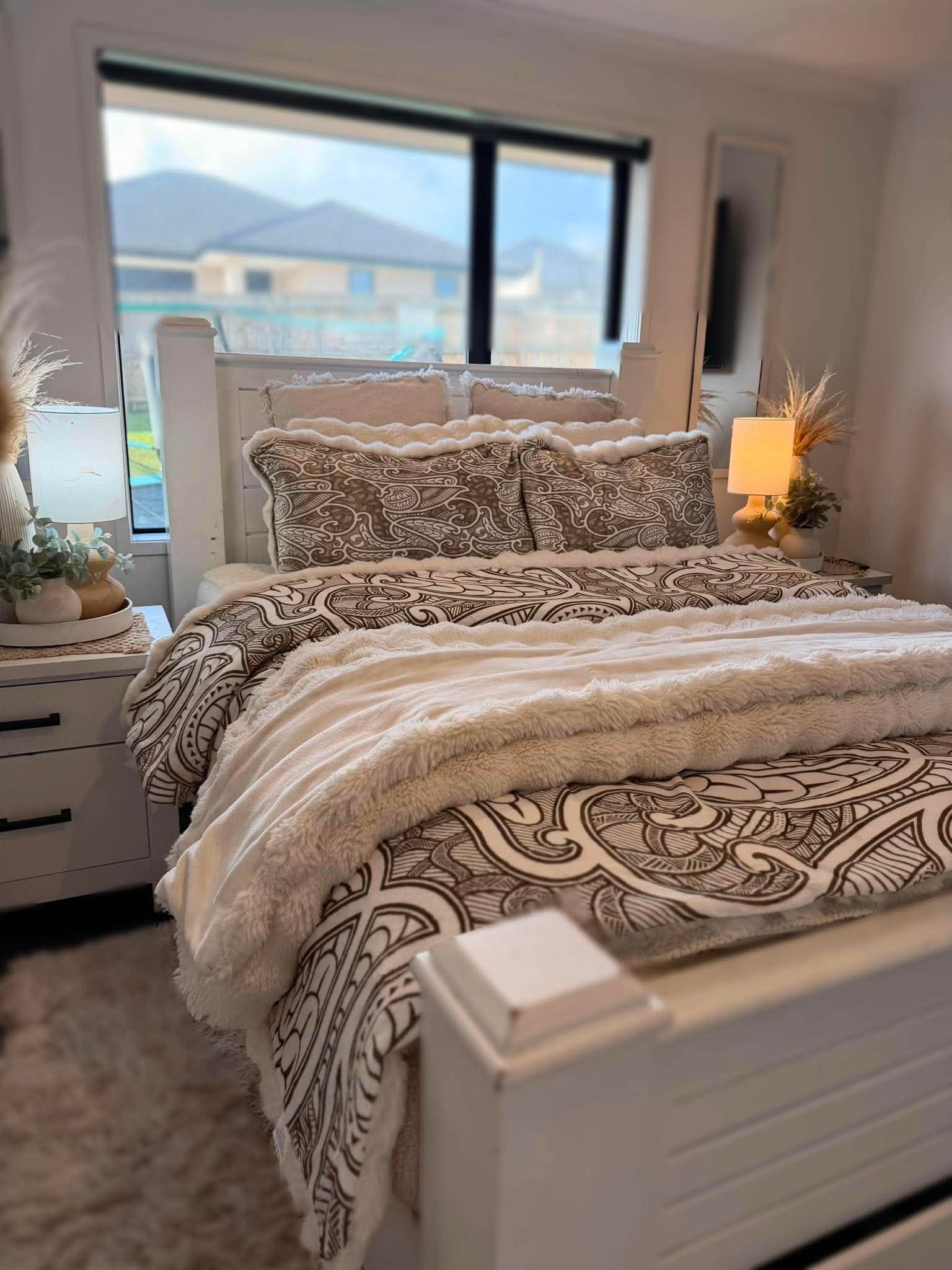 Adult Faux Fur Blanket and 2 Pillowcases Winter Preorder arriving late May