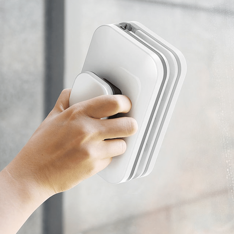 Automatic Double-sided Magnetic Window Cleaner - alternate angle