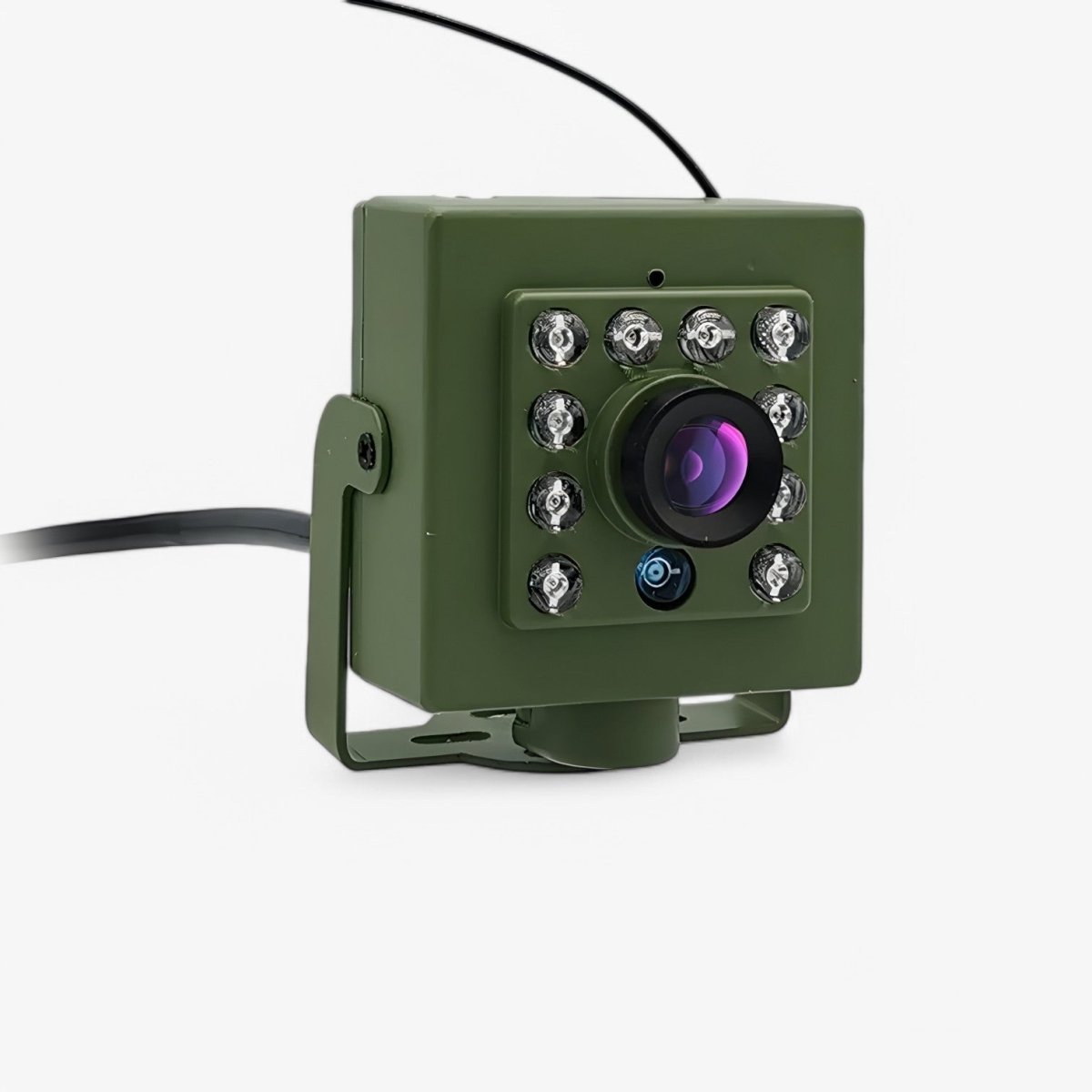Weatherproof HD Bird Box Wildlife Camera with Night Vision - in use