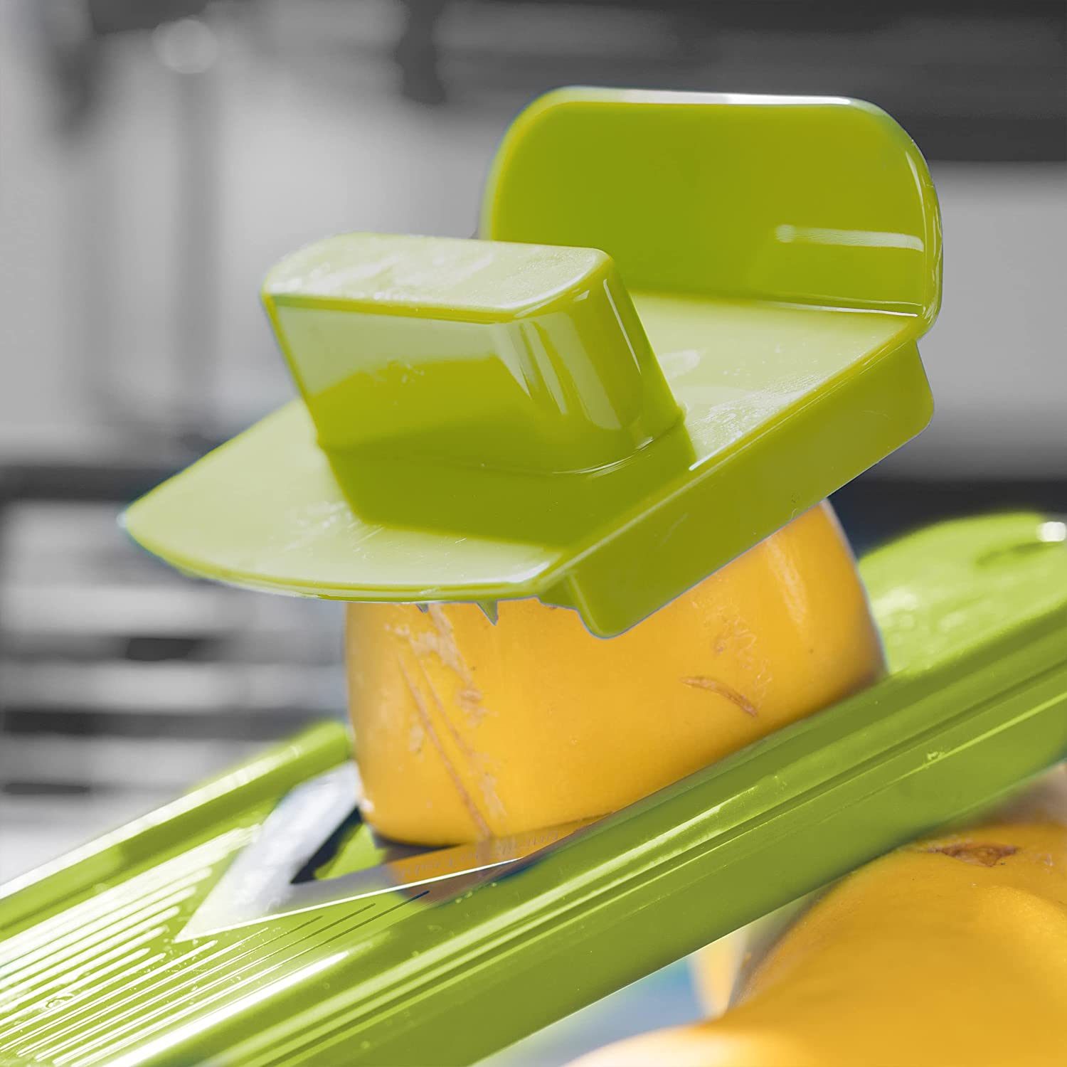 12-in-1 Multifunctional Vegetable Cutter - Quickly and Safely Cut Vegetables - alternate angle