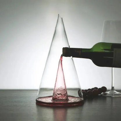 Double Pyramid Waterfall Decanter - detail