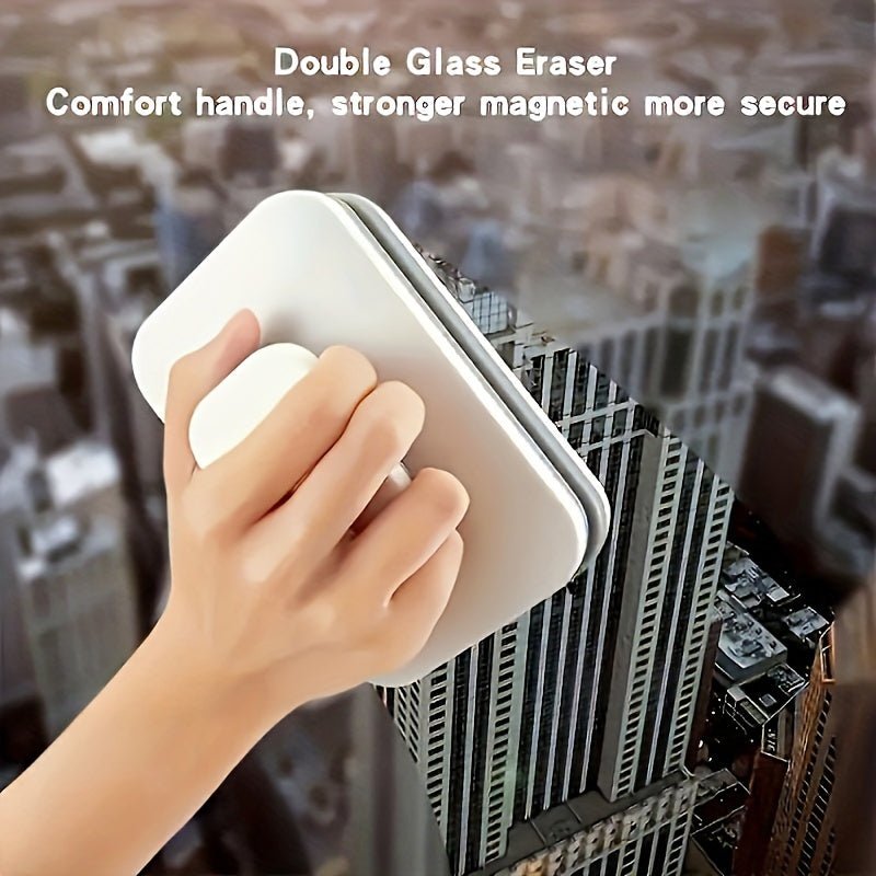 Double-sided magnetic window squeegee for double glazing - detail