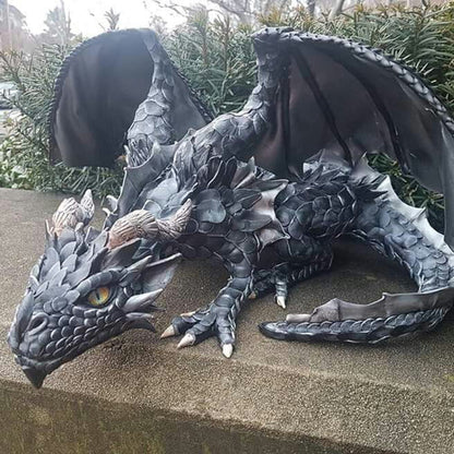 Crouching Dragon Guardian Statue: Gothic Outdoor Decoration - detail