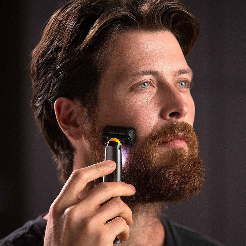 Cordless rechargeable precision shaver - detail