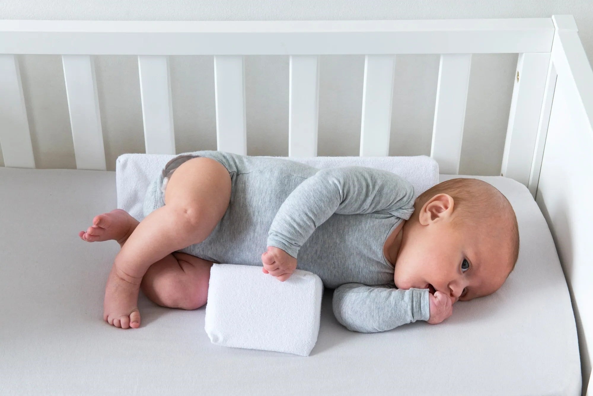 Baby Anti-Roll Wedge Pillow - detail