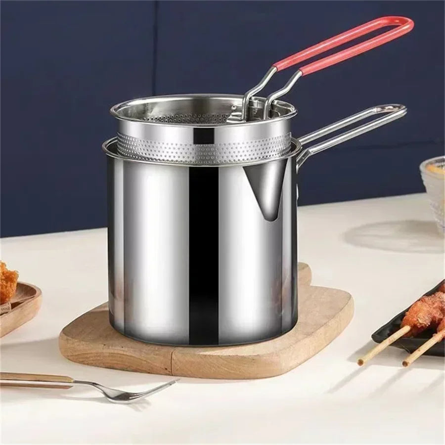 1200ML Deep Fryer Pot with Strainer - alternate angle