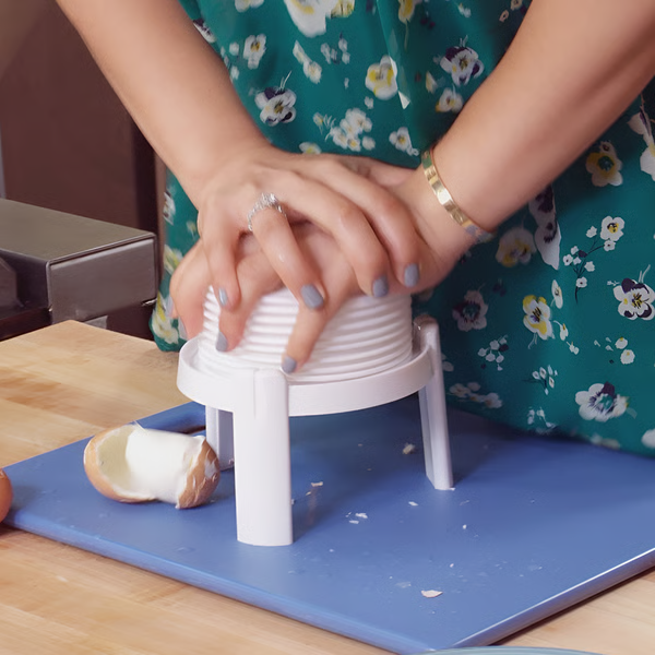 Creative Egg Peeler Tool - Quick & Safe Egg Peeler for Easy Kitchen - detail