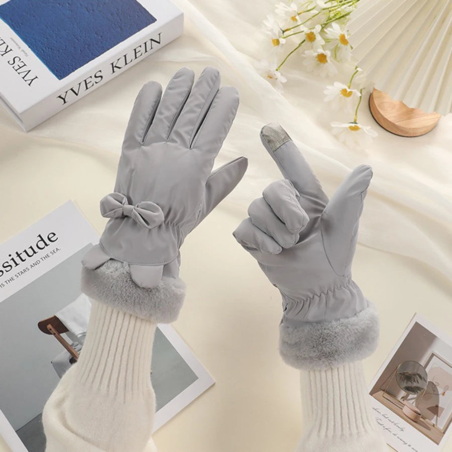 Elegant Touchscreen Winter Gloves for Women - detail