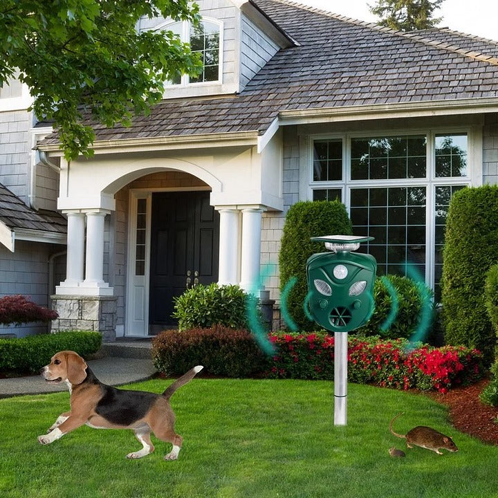 360 degrees Solar-Powered Ultrasonic Animal Repeller with Motion Sensor and LED Flash - detail
