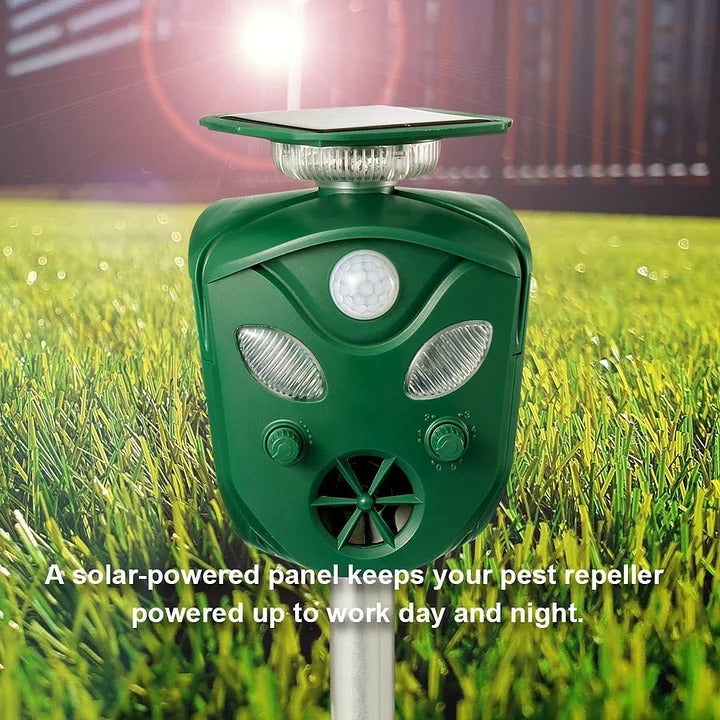 360 degrees Solar-Powered Ultrasonic Animal Repeller with Motion Sensor and LED Flash - detail
