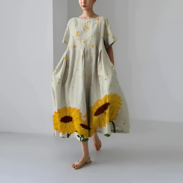 Casual and elegant dress with flora print - in use