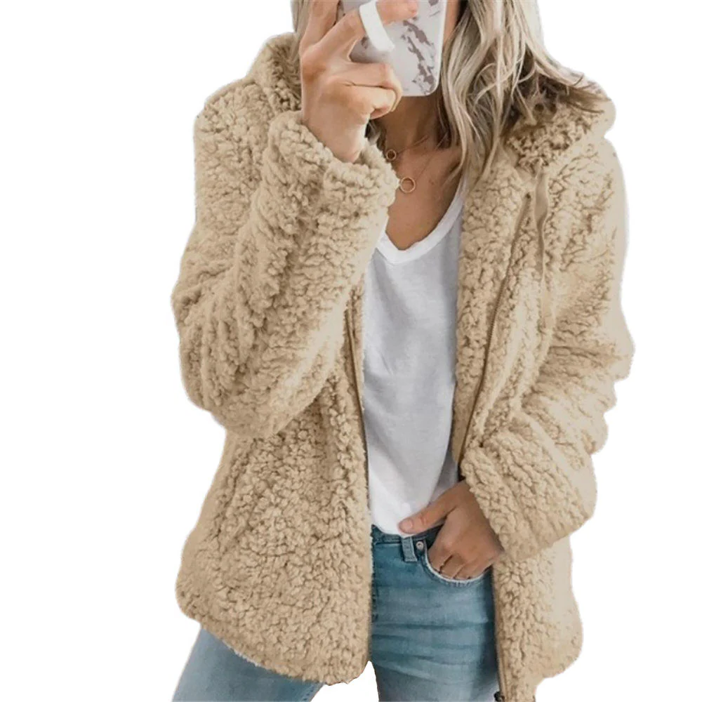 Elegant Bear Teddy Fur Coat: Soft Fleece Coat with Pockets and Zipper - detail