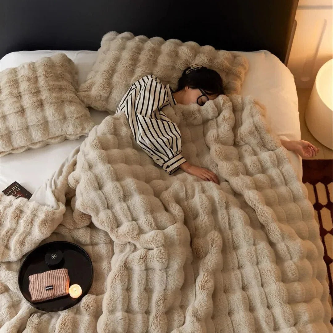 All-Season Blanket with Elegant Design - detail