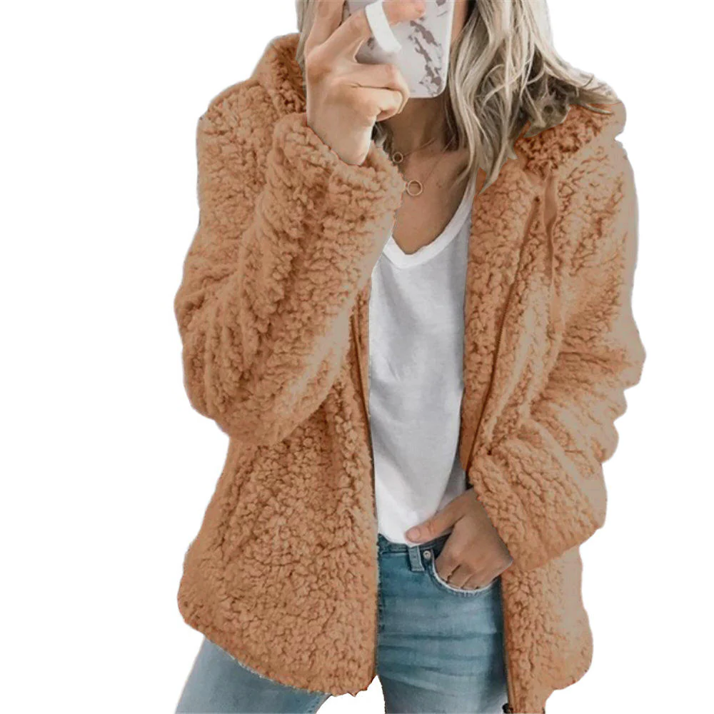 Elegant Bear Teddy Fur Coat: Soft Fleece Coat with Pockets and Zipper - detail