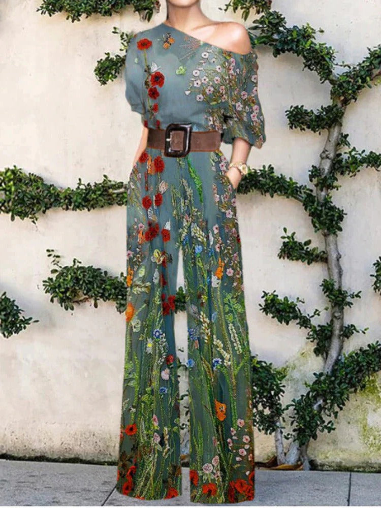 Elegant and modern women's overall, ideal for spring - detail