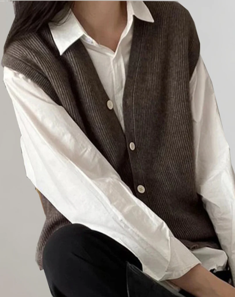 Casual knitted waistcoat with button placket - alternate angle