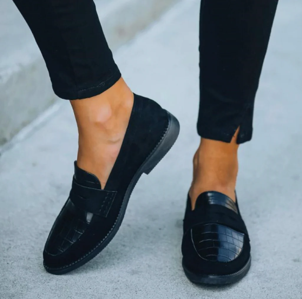 Elegant women's low shoes - alternate angle