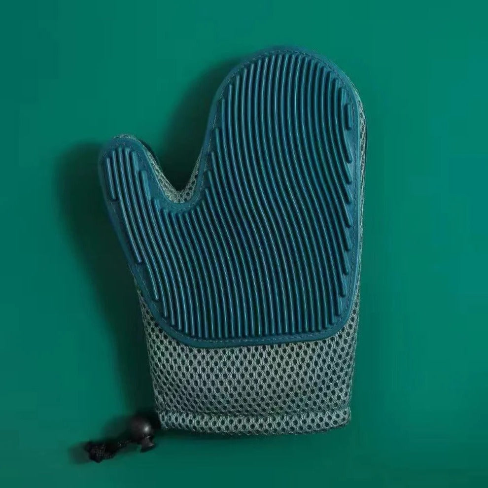 2in1 cat glove for grooming - alternate angle