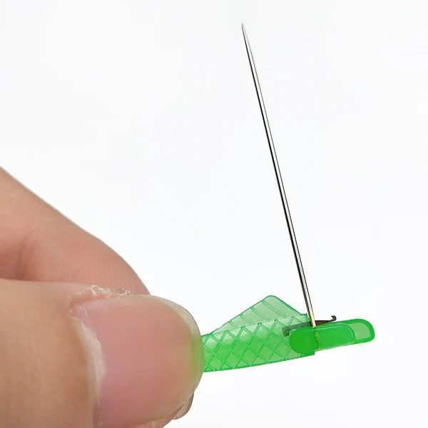 Easy Threader - Fish Type Sewing Machine Needle Threader - detail