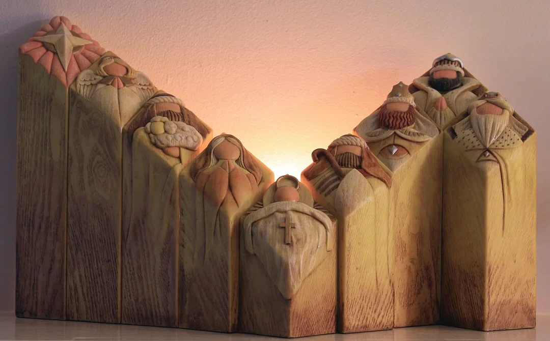 9pcs Heaven Nativity Tree Pillar Statues - detail