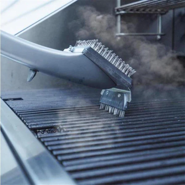 BBQ Steam Cleaning Brush - in use