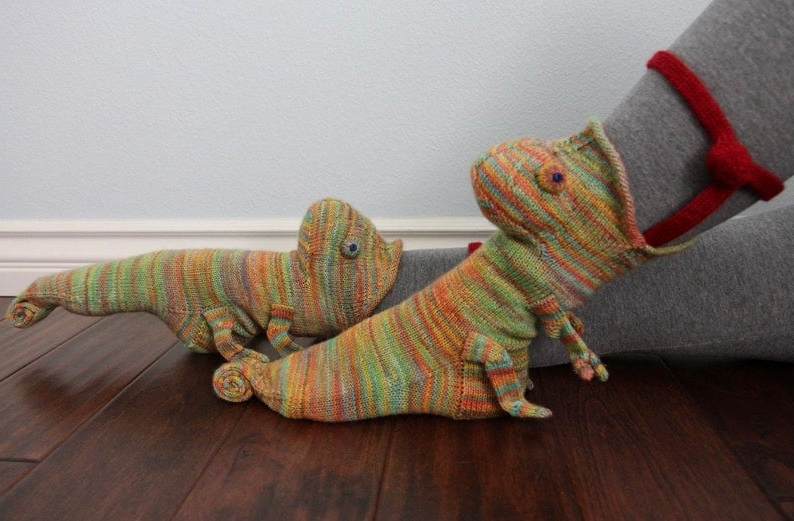 3D Knitted Crocodile Socks - Fun Novelty Crew Socks for Gifting - detail