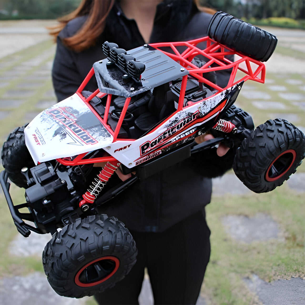 4x4 Rock Crawler Monster Truck - Off-Road RC Vehicle - detail