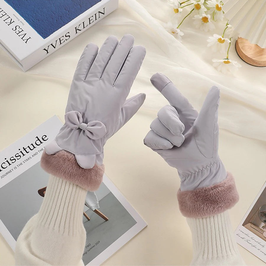 Elegant Touchscreen Winter Gloves for Women - detail